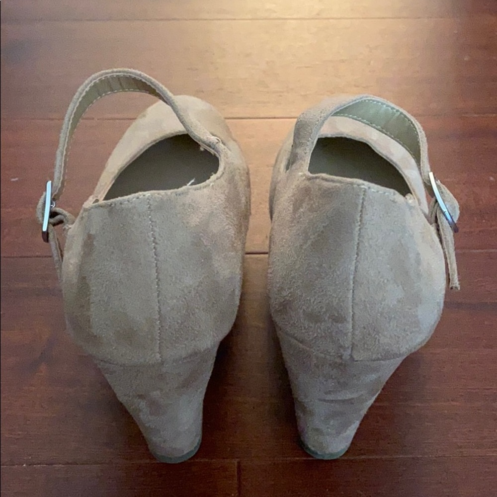 Wedges - Picture 2 of 3